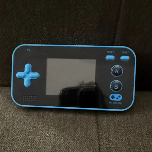 My Arcade gamer V handheld - Picture 1 of 4